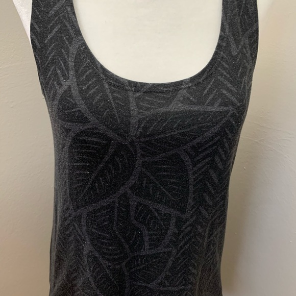 10 Tree | Grey Leaf Print Tank - Picture 2 of 6